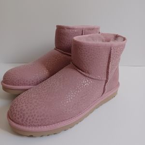 UGG low cut pink leopards new 8